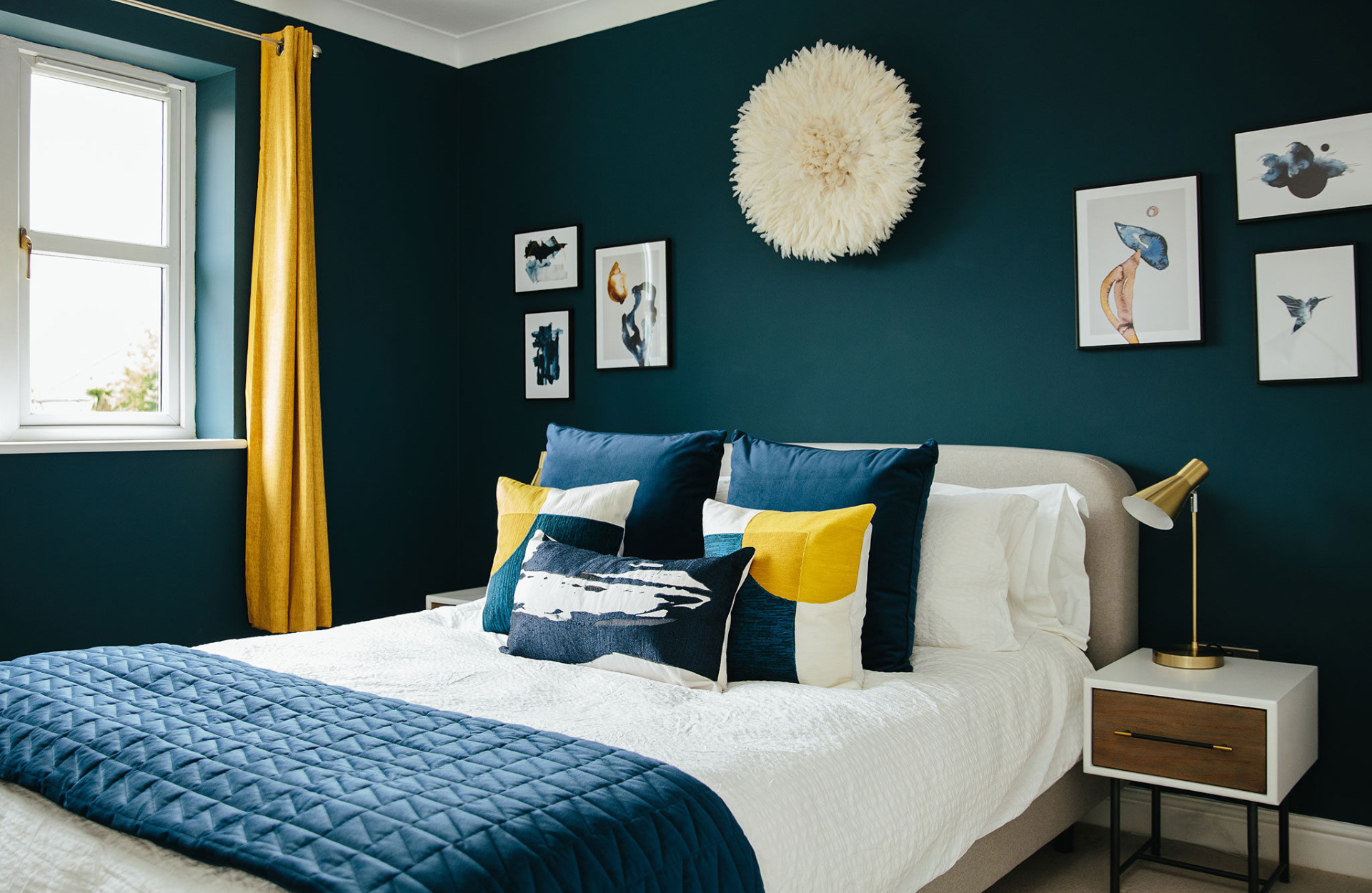 Cosy navy blue bedroom