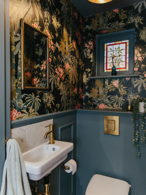 75 Beautiful Cloakroom with Wallpapered Walls Ideas and Designs - September  2023 | Houzz UK