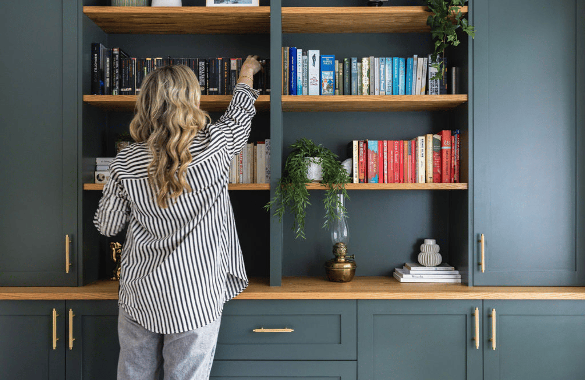Bespoke fitted bookcase for home office