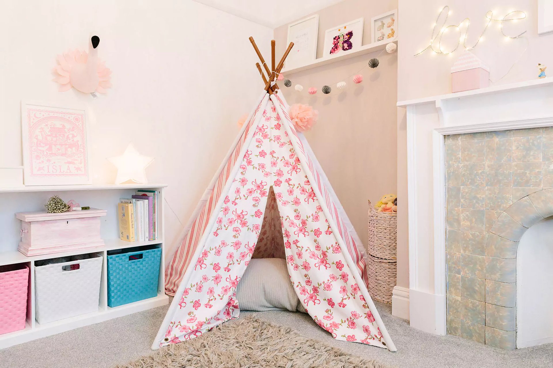 Kid's pink teepee | Children's bedroom on a budget