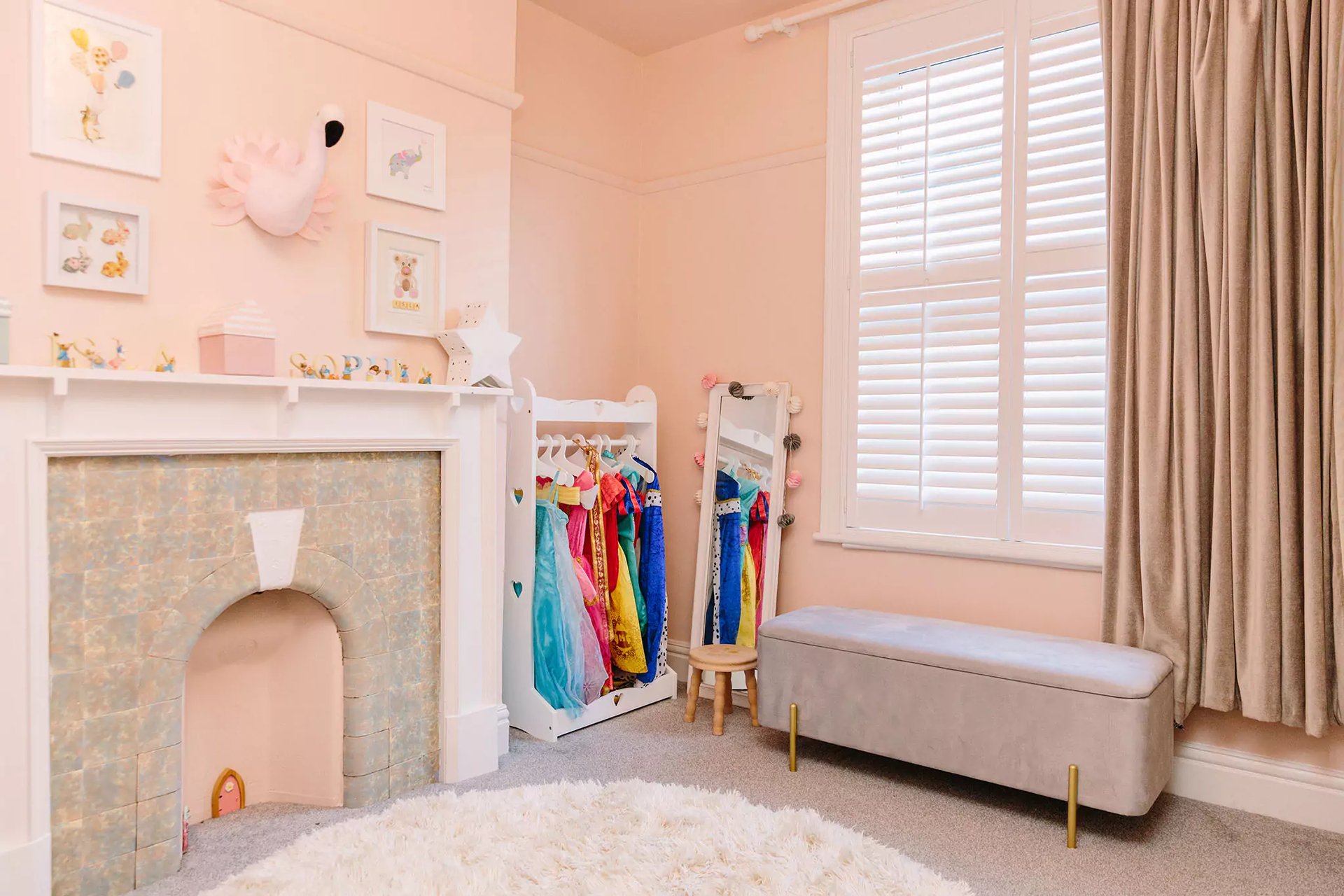 Fancy dress areas for kids bedroom | Budget childrens bedroom ideas
